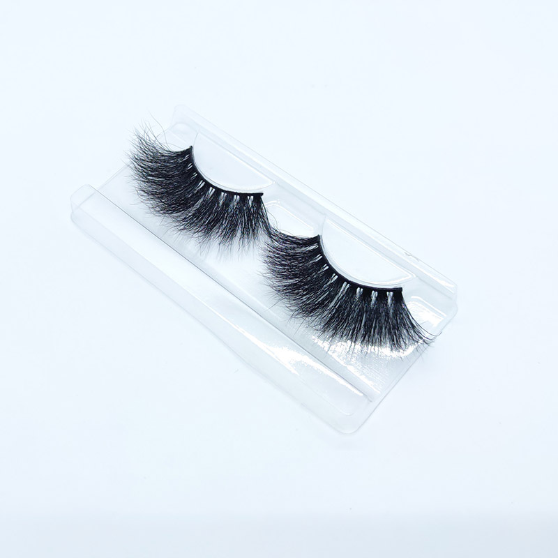 Key features and considerations regarding 25mm mink eyelashes