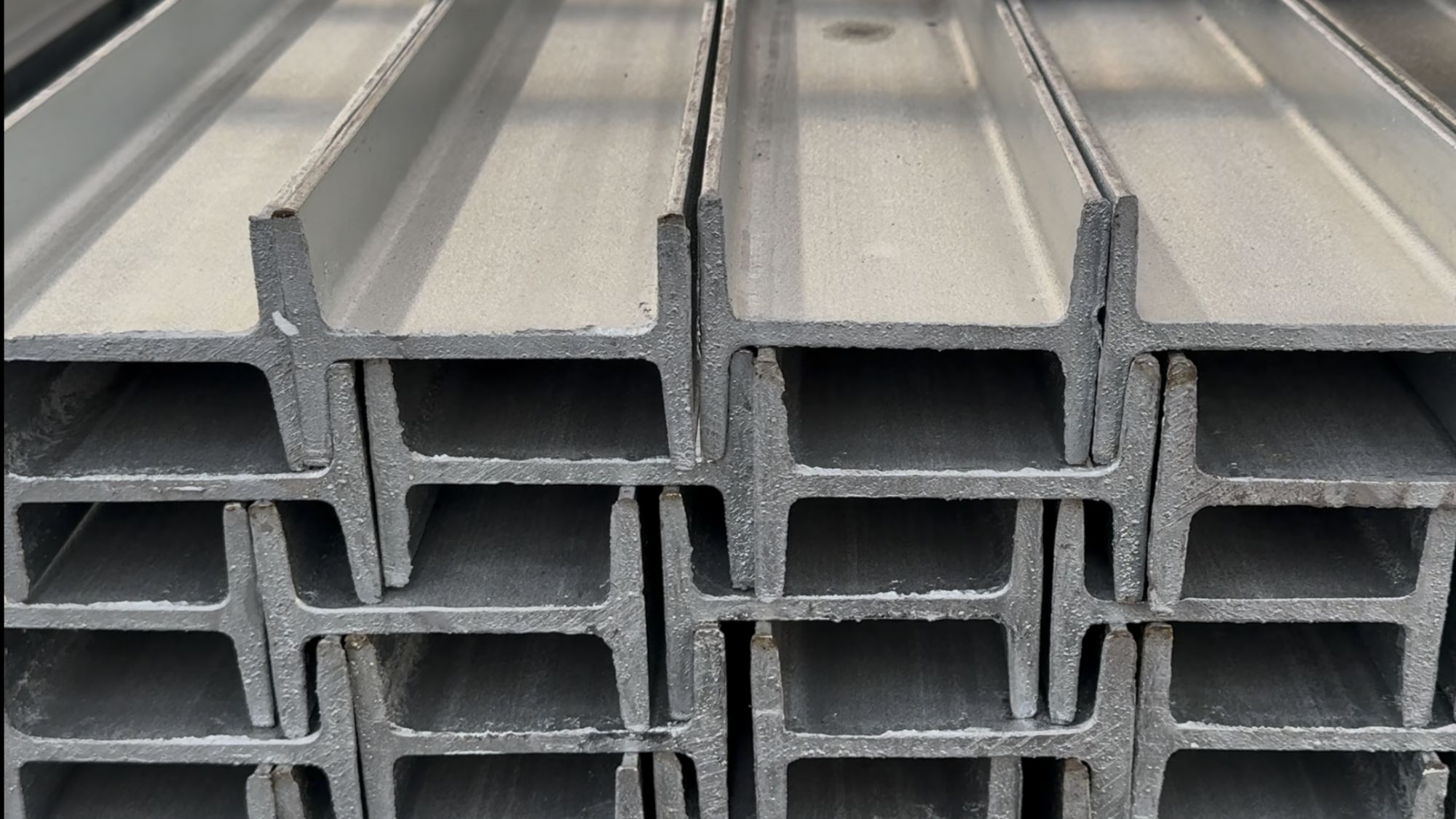 Hot-dip Galvanized I-Beams in China: Expert Manufacturers and Quality Solutions